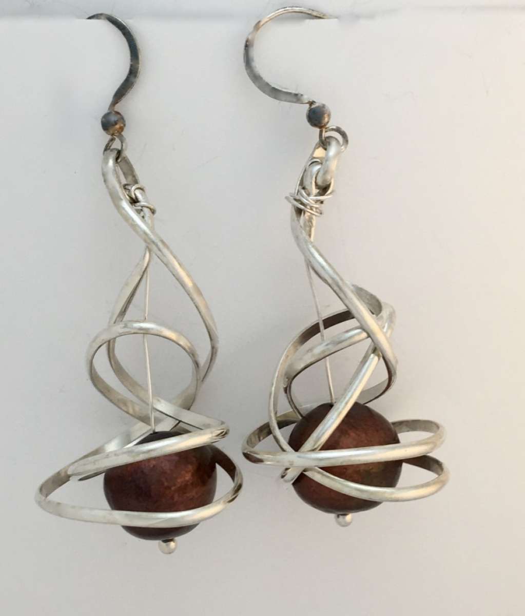 Twists and Turns Earring Chocolate Pearl
