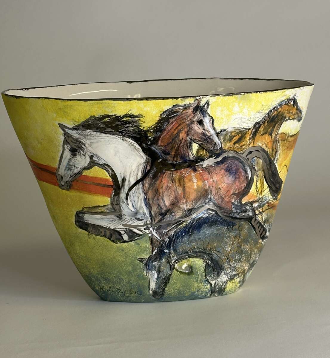 Vase with white 23 karat gold